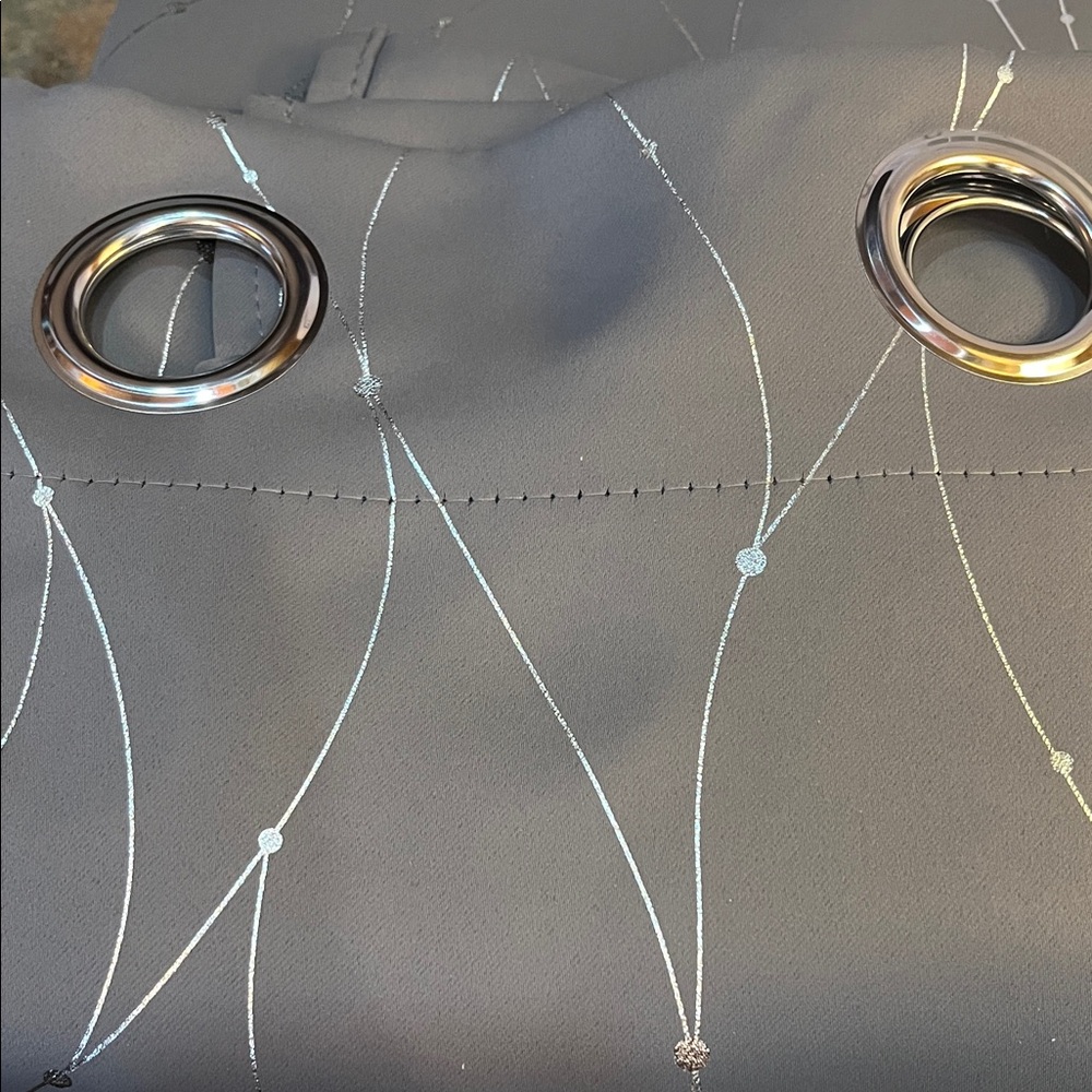 Deconovo pair of foil printed thermal insulated blackout curtains 52 X 63 total